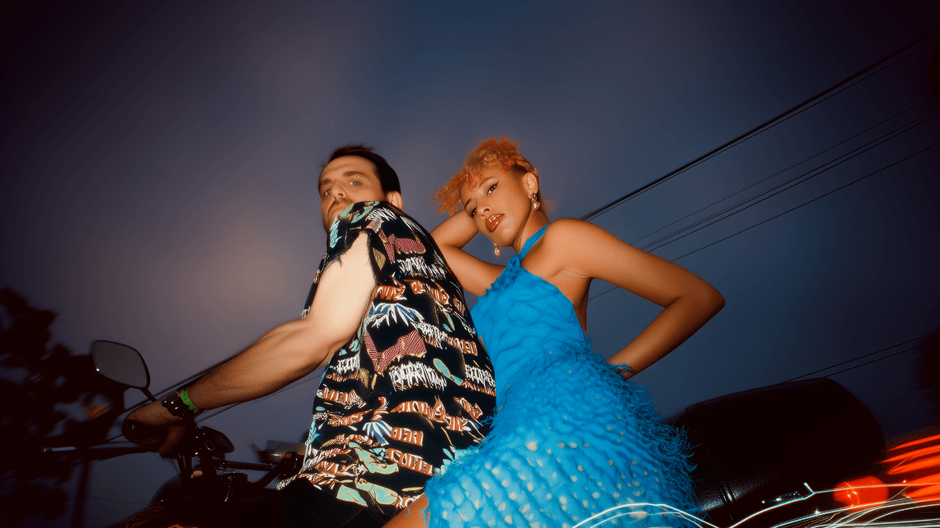 DJ Tennis y Eliza Rose lanzan el club mix de “Playa Paradiso”