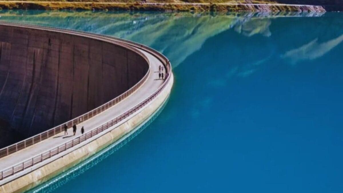 La presa que China construye en el Himalaya parece sacada de la ciencia ficción. Y podría cambiar la forma en que el mundo produce energía