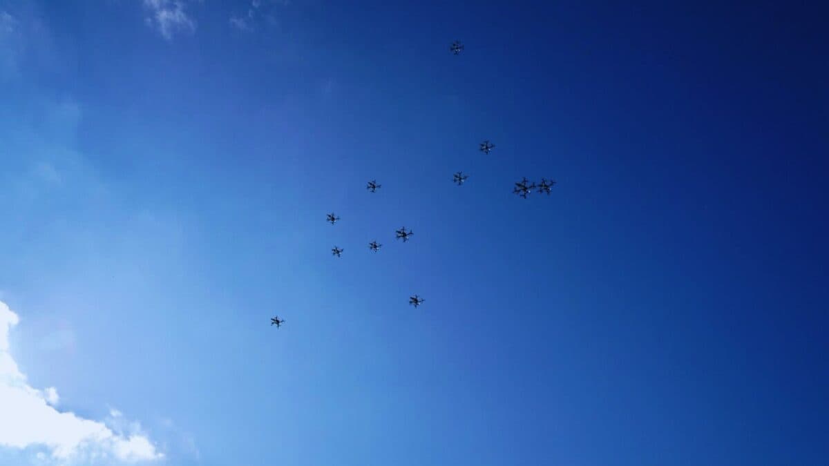 Los drones en Ucrania han cruzado una línea revolucionaria e histórica: Ahora se coordinan y atacan sin necesidad de humanos