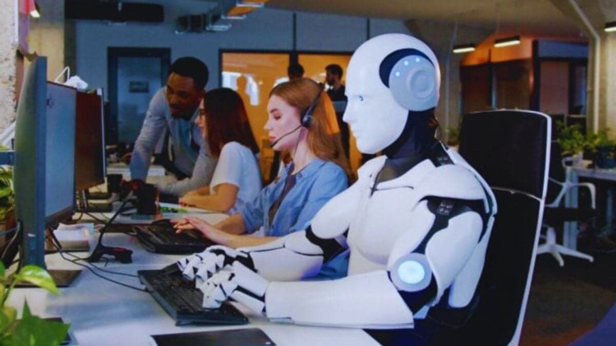 Musk habla de un mundo sin empleo, Huang cree que trabajaremos más: La IA ya está escribiendo dos futuros opuestos