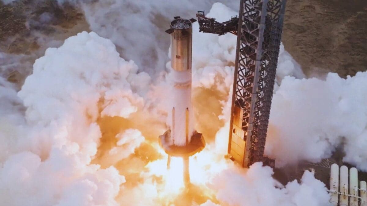 El próximo vuelo de Starship está más cerca: El traslado a la plataforma y el encendido estático de Super Heavy confirman que SpaceX acelera su calendario