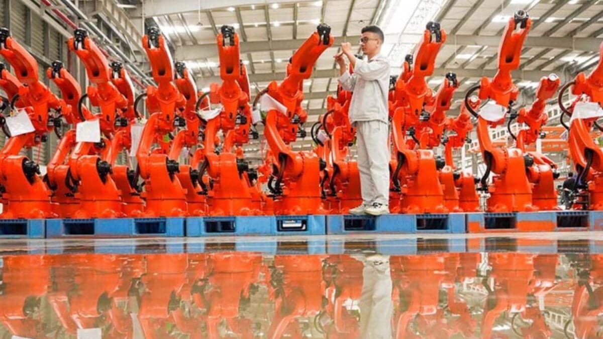China apuesta por 280.000 robots al año: la nueva arma para seguir siendo la fábrica del mundo
