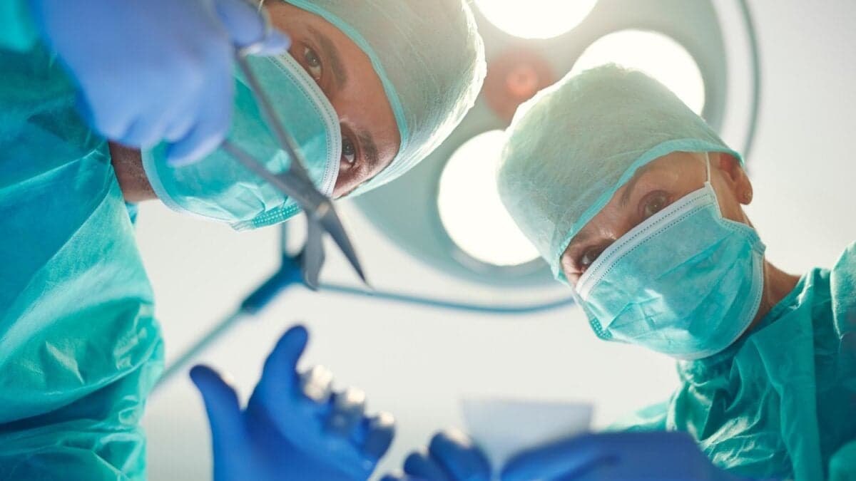 Cirujanos con visión de rayos X: la revolución argentina que transforma las operaciones con realidad aumentada