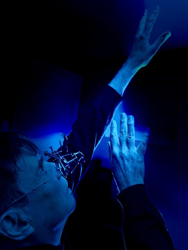 Chris Ianuzzi invoca un nuevo templo sonoro con “The Bells Rang On”