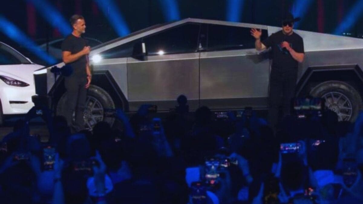 De ser la “camioneta del futuro” a convertirse en el inventario del olvido. La estrategia: Elon Musk rescata el Cybertruck comprándoselo a sí mismo