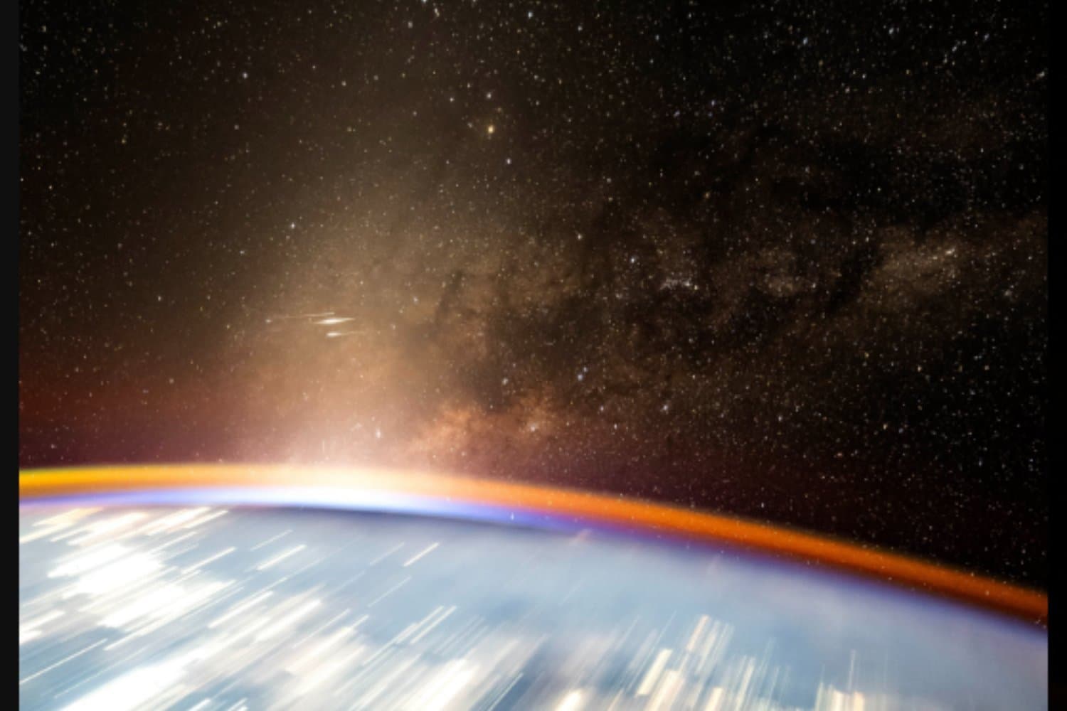 Un astronauta graba desde el espacio el brillo de Starlink y alerta sobre la contaminación orbital hacia la que nos encaminamos