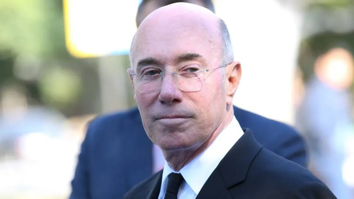 Es confundador de DreamWorks y ahora se divorcia de su esposo 50 años menor: se disputan 9000 millones de dólares en juego