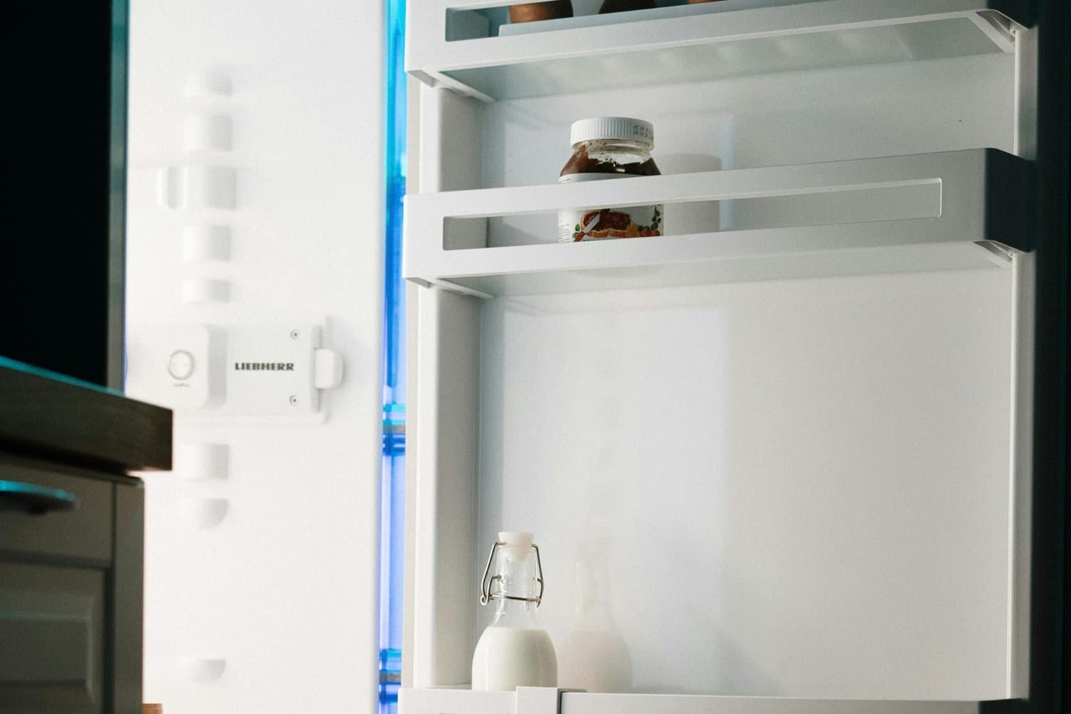 China patea el tablero al desarrollar una inteligencia artificial que cabe en una mini nevera, logrando un superordenador que puede cambiar el rumbo tecnológico para siempre