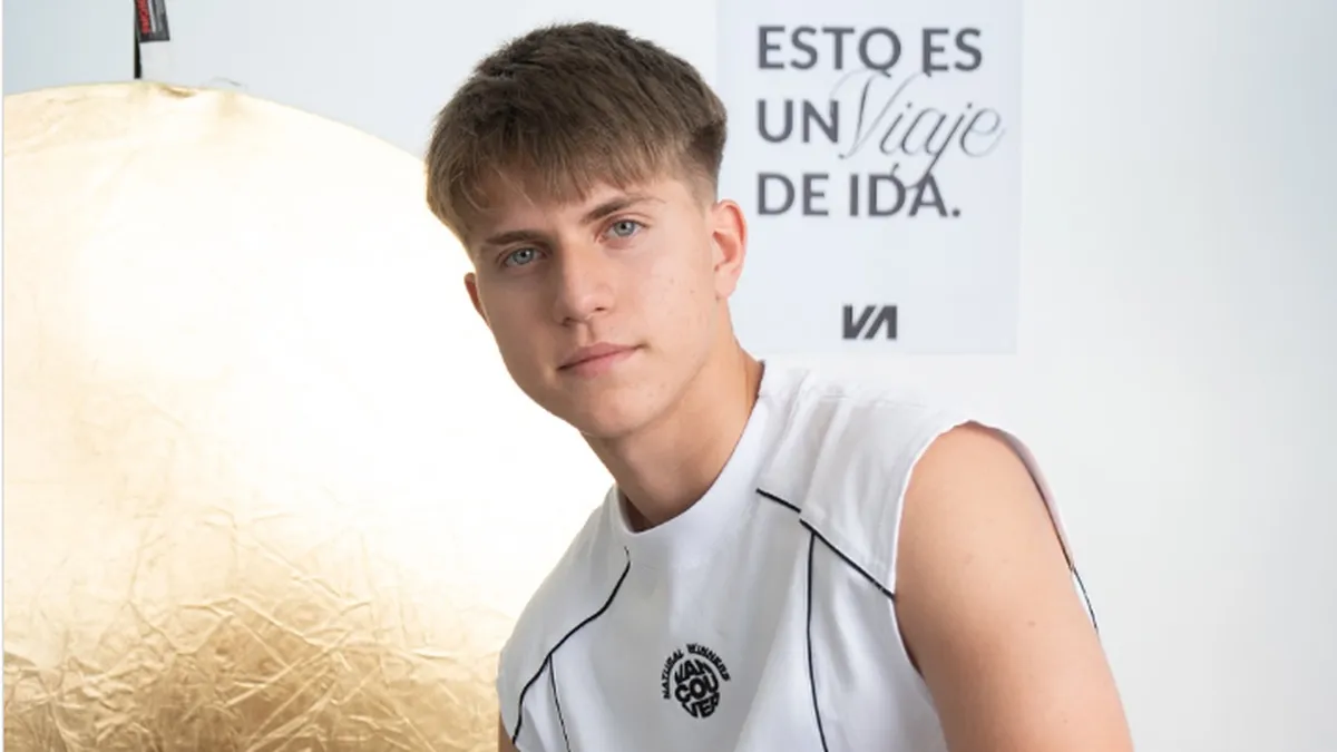 El debut de Valentino López junto a su novia: el hijo de Wanda Nara y Maxi López se lanzó como modelo