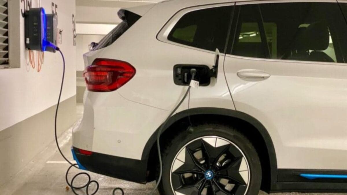 China quiere convertir millones de coches eléctricos en una batería nacional gigante. Es un plan energético que ningún otro país puede replicar