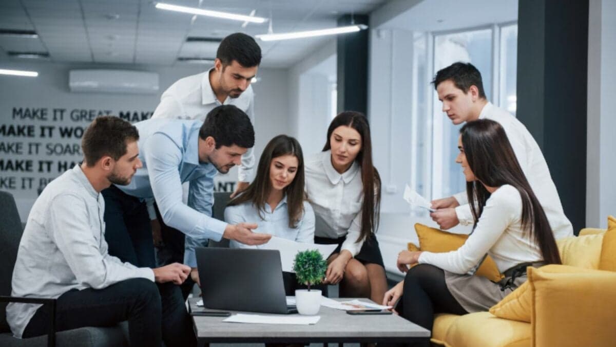 De usar IA a liderar equipos: cómo los nuevos expertos están cambiando las oficinas