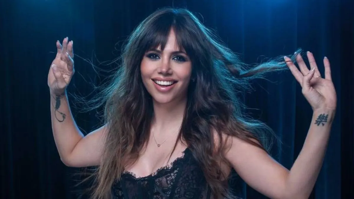 Marcos Ginocchio, Julieta Poggio, Alfa y L-Gante en la fiesta de 15 de la hija de Romina Uhrig