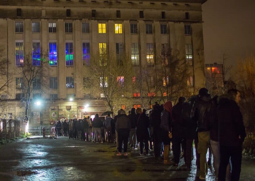 Una nueva comedia inspirada en el intento fallido de entrar a Berghain se encuentra en desarrollo