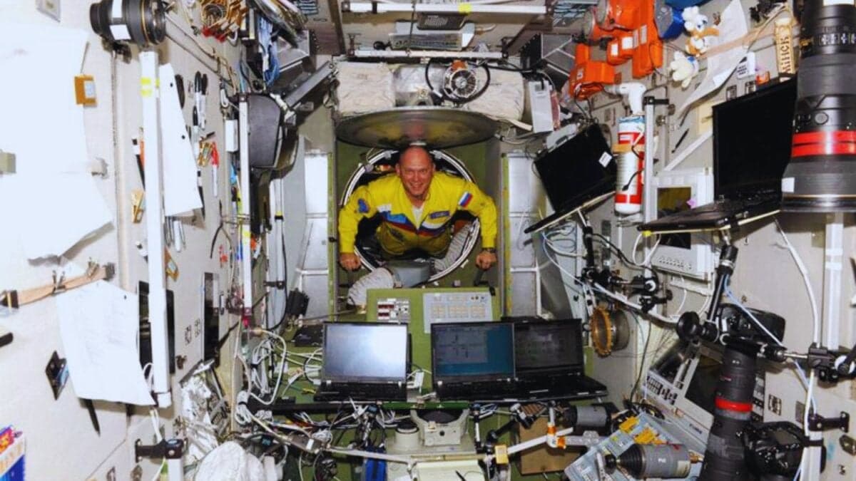 Retiran a un veterano cosmonauta ruso a semanas del despegue. La acusación: fotografiar motores de SpaceX y violar leyes de seguridad de EE.UU. en plena tensión espacial