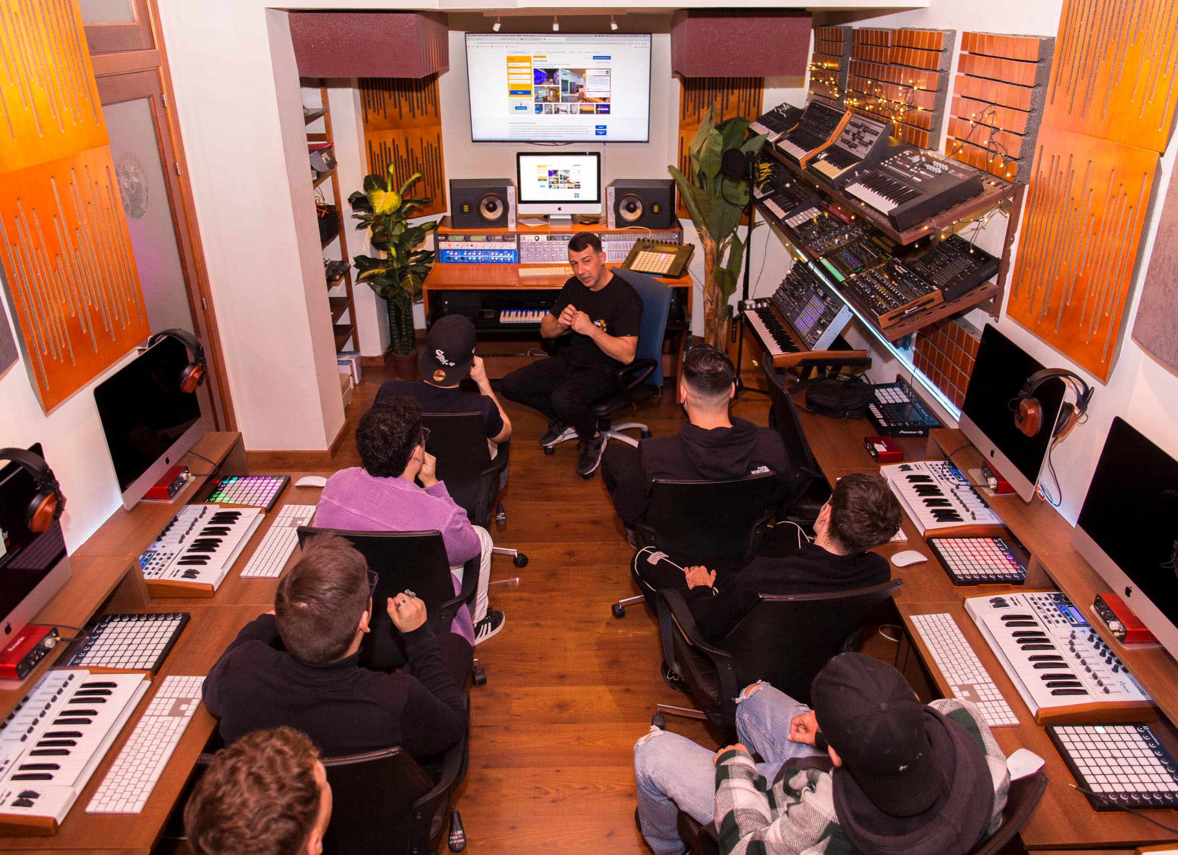 Musiluz, la academia malagueña que convierte la formación electrónica en trayectoria profesional