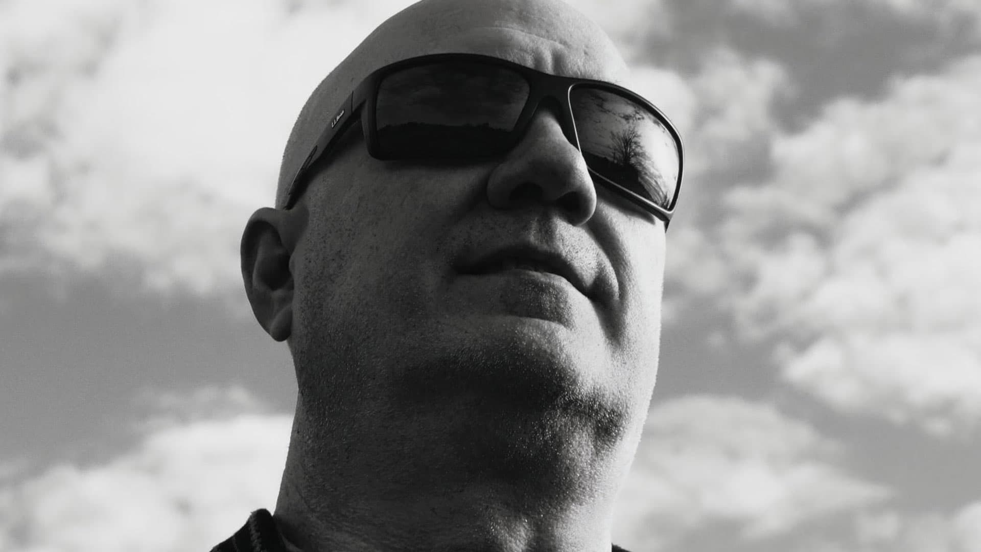 Textbook Maneuver convierte el espacio en relato en ‘Places’