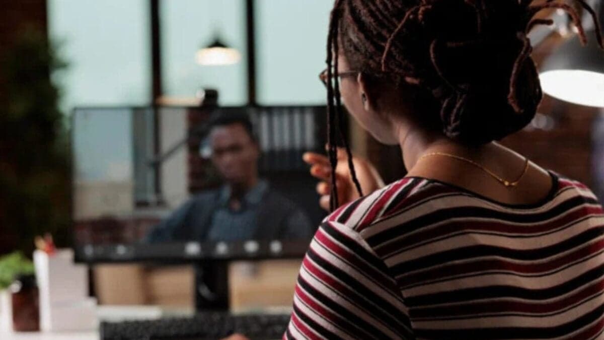 Los pequeños problemas técnicos en las videollamadas podrían costarte un empleo, o incluso tu libertad