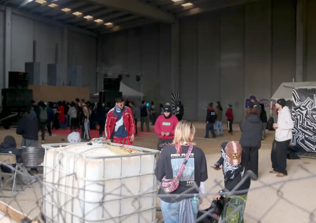 El alcalde de La Sénia elogia la ubicación de una rave ilegal de 1.000 personas en Cataluña