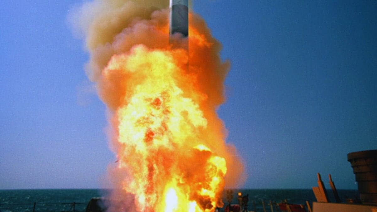 El misil que convirtió a barcos y submarinos en bases de ataque global. Así cambió el Tomahawk la guerra moderna desde el mar
