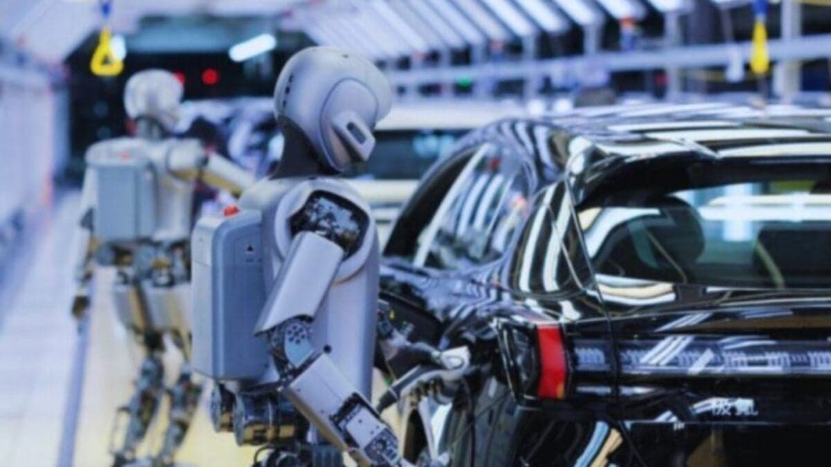 China está a punto de estrenar la primera fábrica de coches sin personas. Así empezará la era de las “dark factories” y los robots