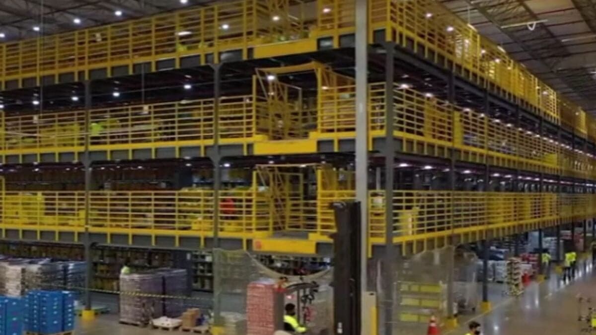 Despidos, inteligencia artificial y usuarios en alerta: la decisión que sacude al gigante del e-commerce