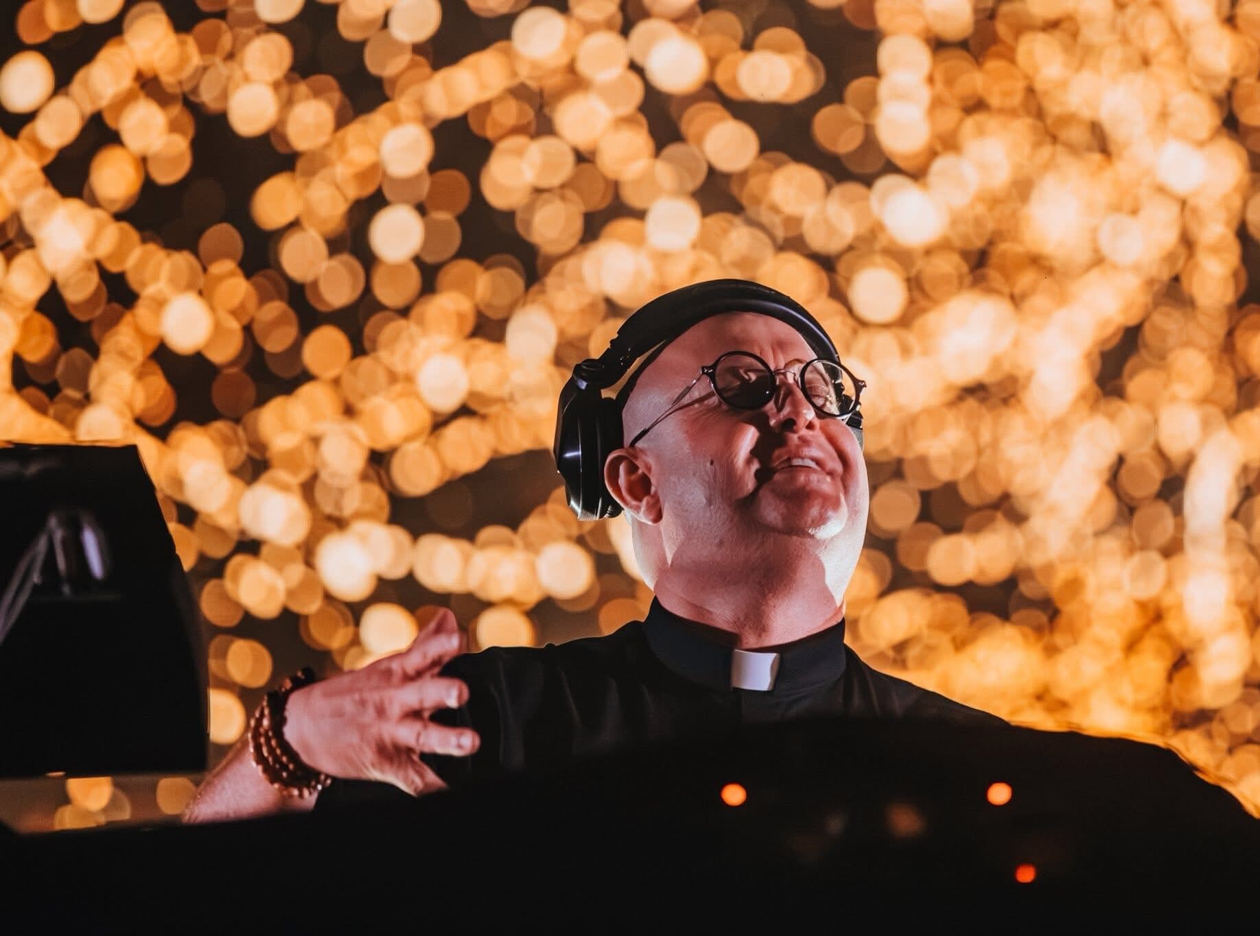 PADRE GUILHERME REVELA EP EN EL DÍA MUNDIAL DE LA PAZ: “WE WANT AN UNARMED AND DISARMING PEACE”