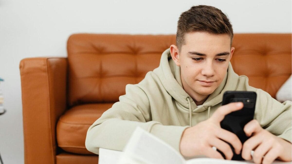 No son las horas: el patrón oculto en el uso de pantallas que eleva el riesgo de depresión en adolescentes