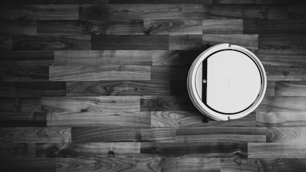 Un hombre quiso controlar su robot aspirador con un mando y acabó conectado a 6.700 hogares. El incidente que expone los riesgos del hogar conectado