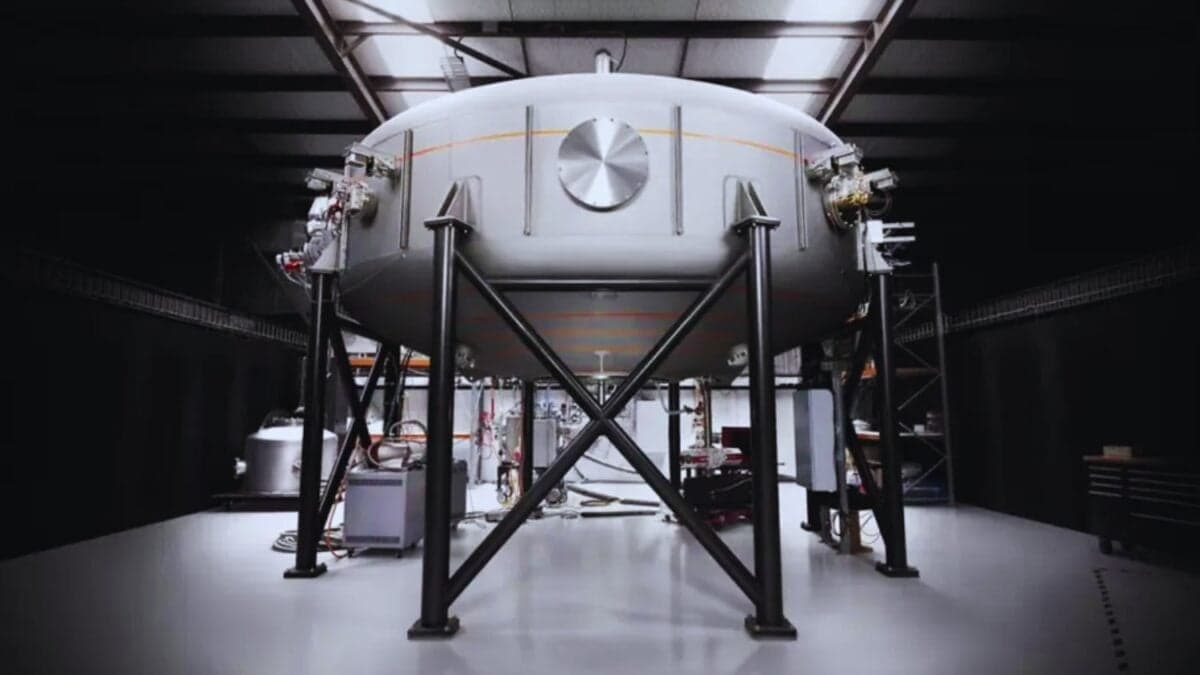 Un imán levitando dentro de un plasma a más de un millón de grados cambia el rumbo de la fusión nuclear. La promesa de reactores más pequeños y sin carbono