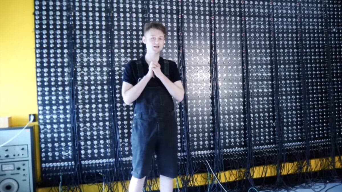 El más genial de los magos de los sintetizadores en YouTube representará a Reino Unido en Eurovision