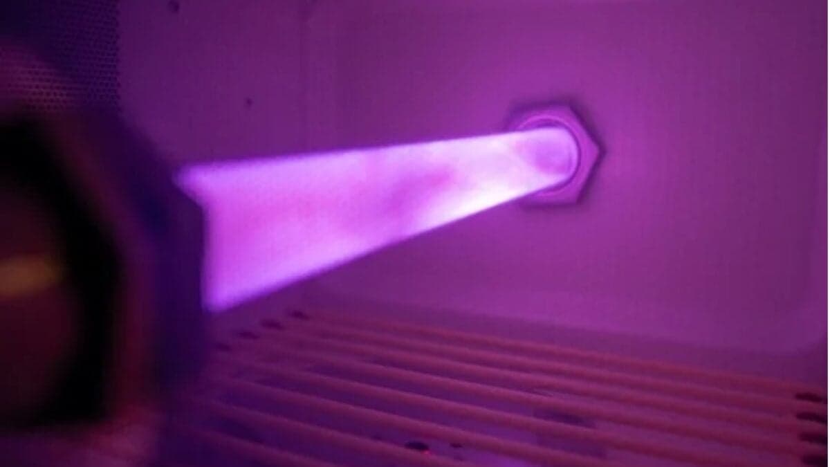 Un equipo de investigadores ha encontrado una forma de recuperar casi el 95% de una batería usada con plasma y un ácido similar al del limón. El avance apunta a un cambio clave: convertir residuos en la nueva mina de litio, cobalto y grafito