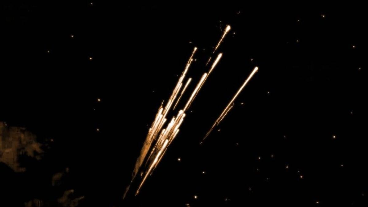 Un estudio detecta una nube de litio en la atmósfera tras la caída de un cohete Falcon 9. Los científicos empiezan a preguntarse qué ocurre cuando regresan miles de satélites