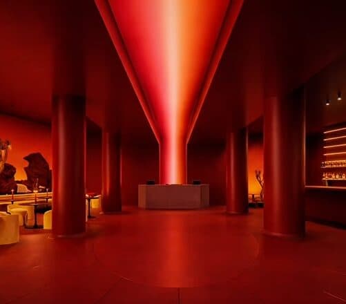 Nocturna llega a Ibiza: el nuevo club boutique que prioriza la intimidad y el “no phones”