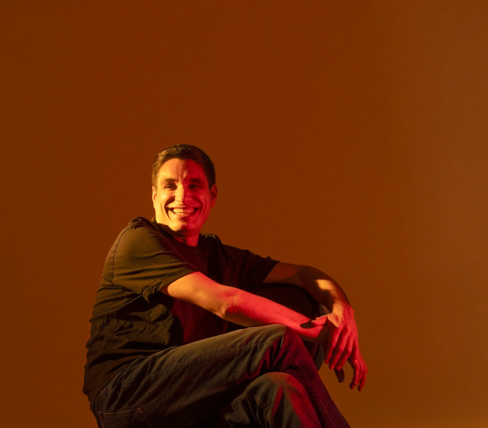 NICOLÁS DEMATTEI, Elegancia hipnótica y alma clubber