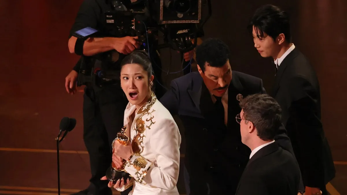 Polémica en los Premios Óscar 2026: le cortaron el micrófono a un cantante en el medio de su discurso
