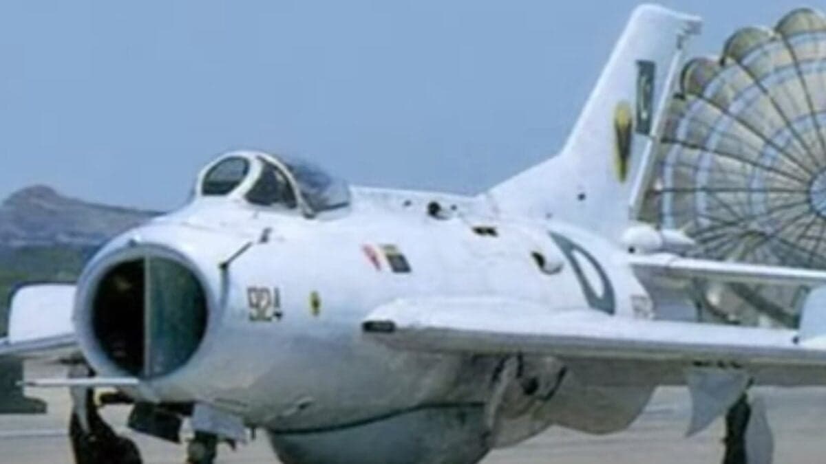 Así está transformando China a sus aviones retirados en un enjambre letal