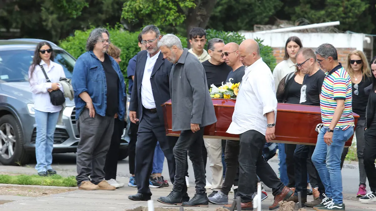 El doloroso adiós a Mariano Castro: familiares y amigos despidieron al hermano gemelo de Juan Castro