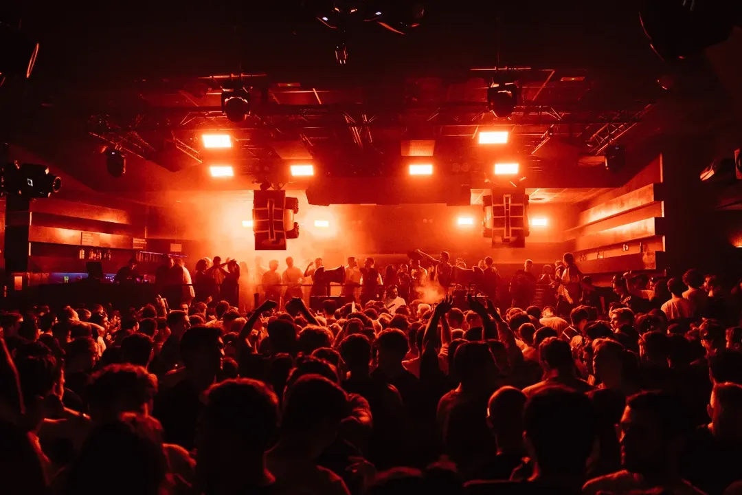 Disfruta de un diciembre explosivo en Spook