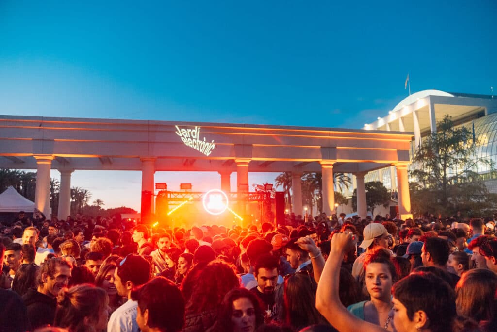 Únete a Jardí Electrònic en Valencia