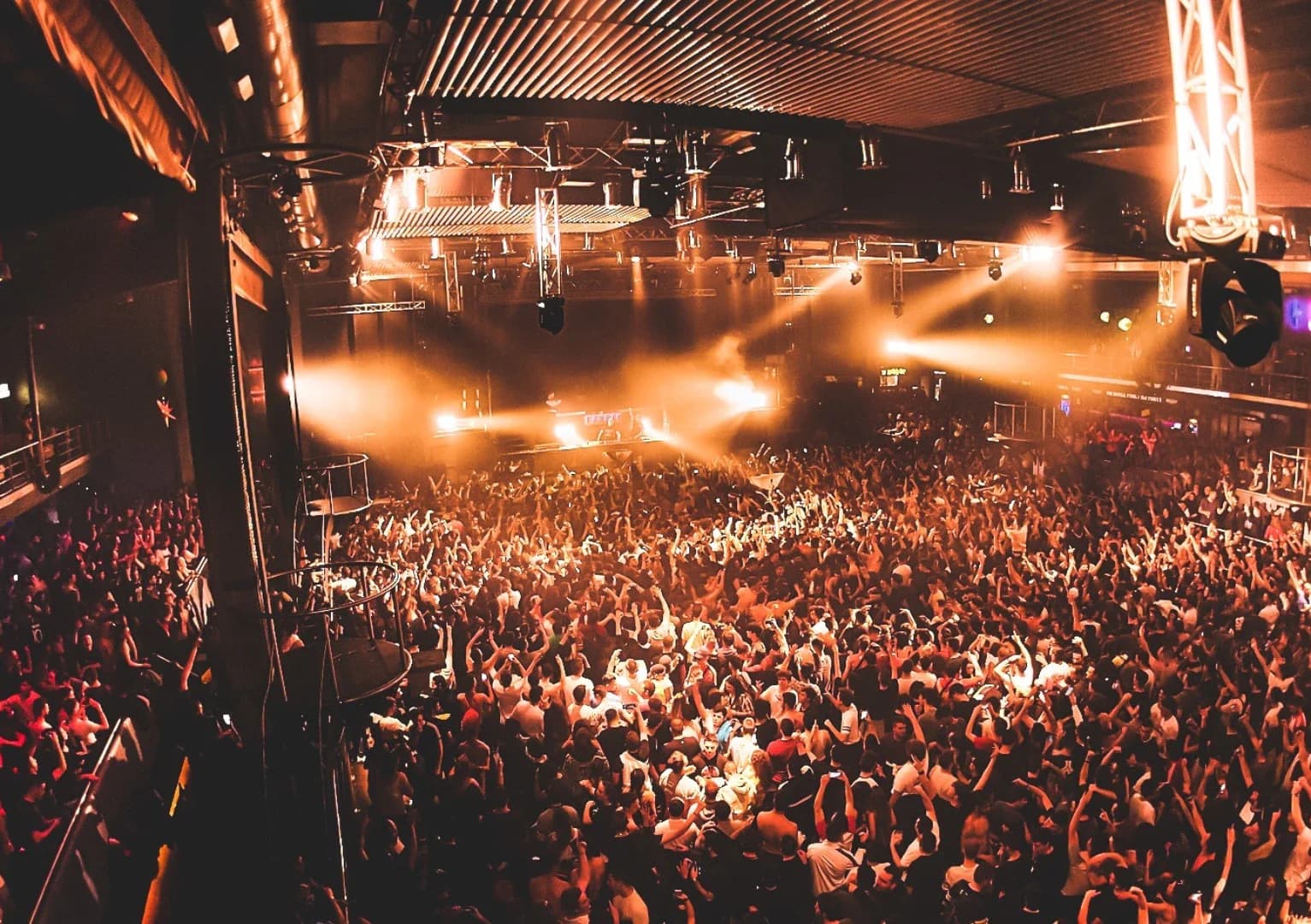 CODE 174: FABRIK vuelve a estirar la noche hasta sus límites