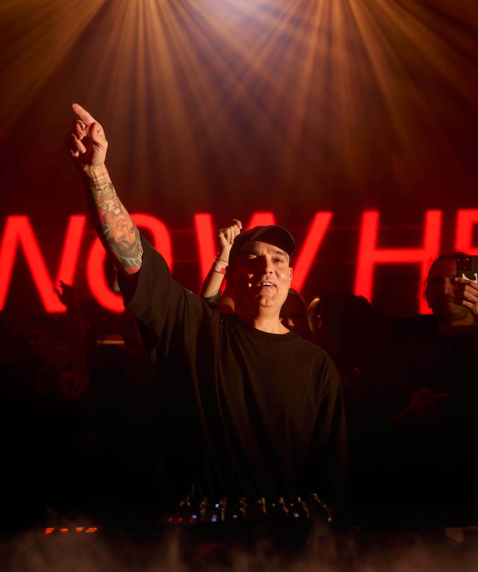 Paco Osuna inicia la quinta temporada de Now Here con un takeover completo en Hï Ibiza