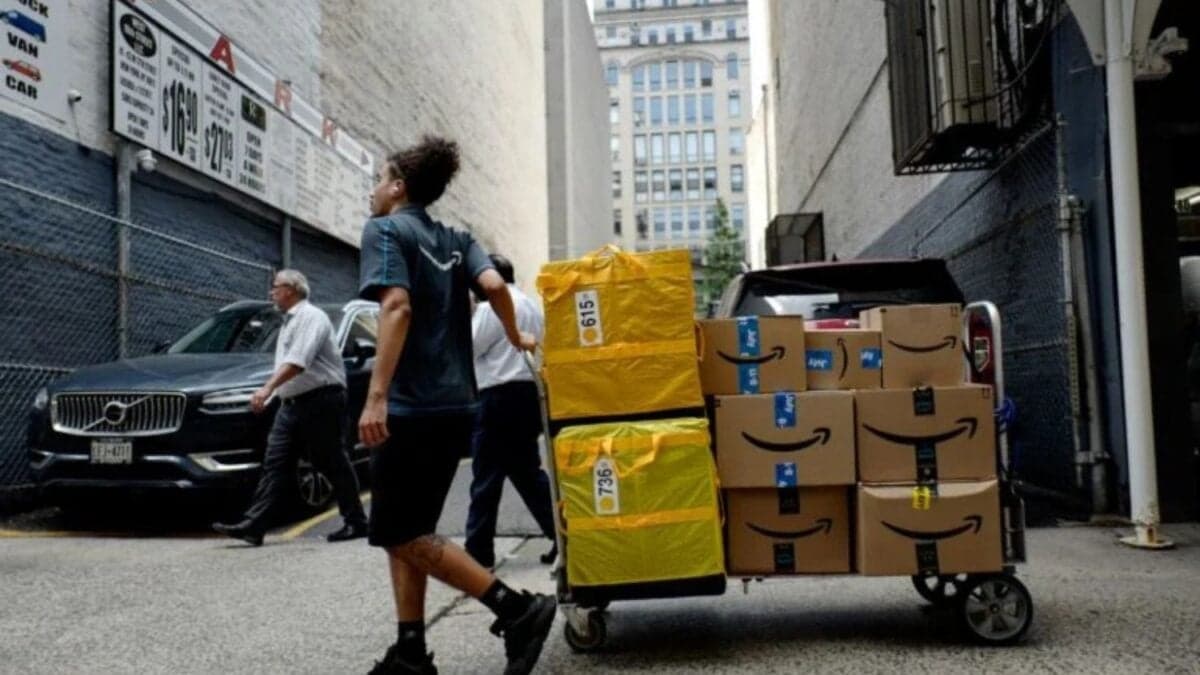 Hombre recibe más de 100 paquetes de Amazon, pero nunca realizo siquiera una compra. Un caso increíble