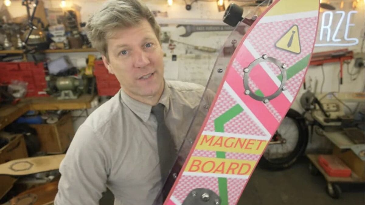 Un YouTuber desarrolló un prototipo de aeropatineta, acercándonos a la visión de “Volver al futuro”.